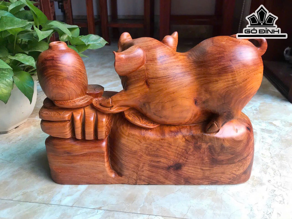 Tượng Heo Phong Thủy Gỗ Hương Cao 25 Ngang 38 Sâu 15 (cm)