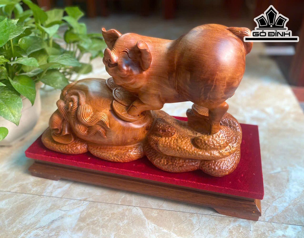 Tượng Heo Phong Thủy Gỗ Hương Cao 28 Ngang 37 Sâu 13 (cm)