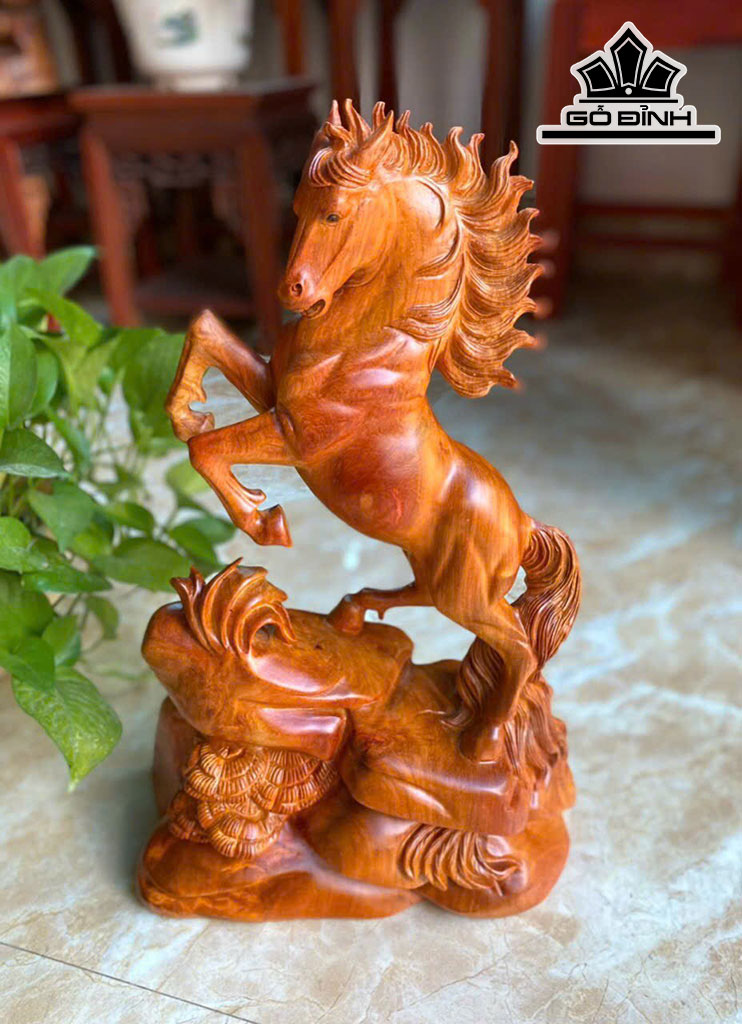 Tượng Ngựa Phong Thủy (Nhất Mã Phi Thiên) Gỗ Hương Cao 45 Ngang 30 Sâu 13 (cm)