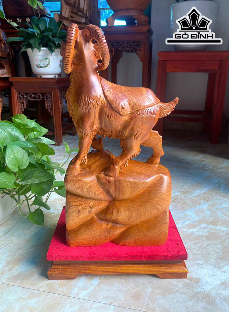 Tượng Nhất Dương Gỗ Hương Cao 52 Ngang 23 Sâu 11 (cm)