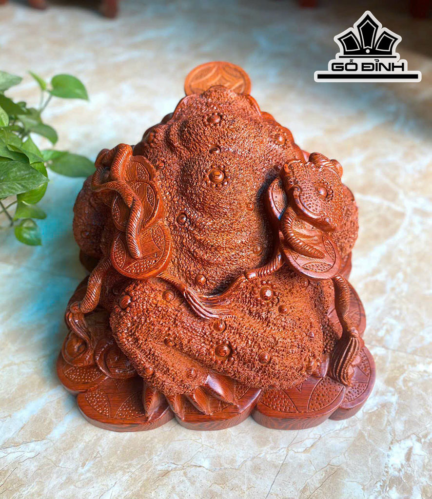 Tượng Thiềm Thừ Gỗ Mun Đuôi Công Cao 26 Ngang 40 Sâu 50 (cm)