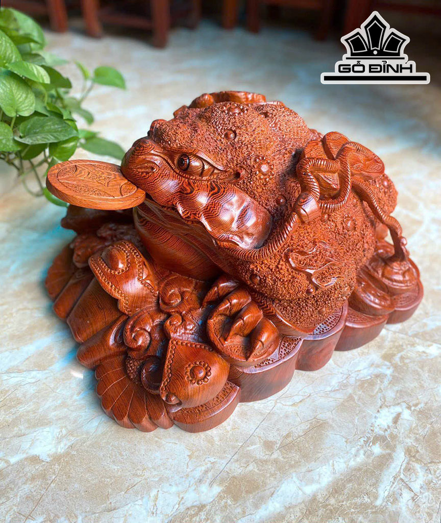 Tượng Thiềm Thừ Gỗ Mun Đuôi Công Cao 26 Ngang 40 Sâu 50 (cm)