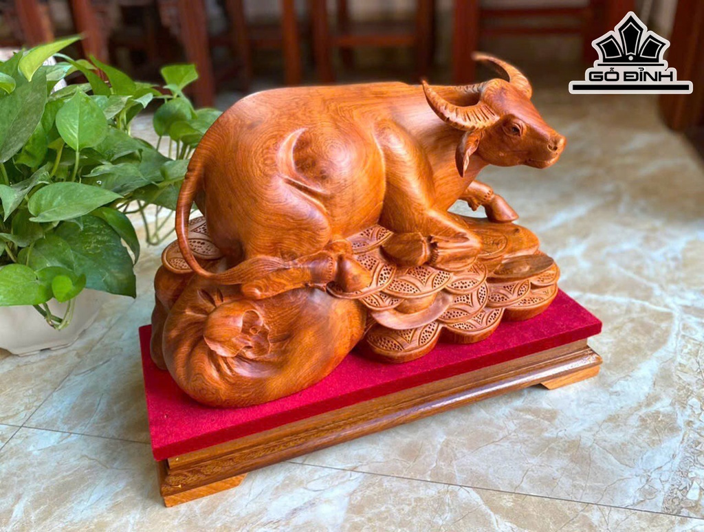 Tượng Trâu Gỗ Hương Cao 30 Ngang 40 Sâu 16 (cm)