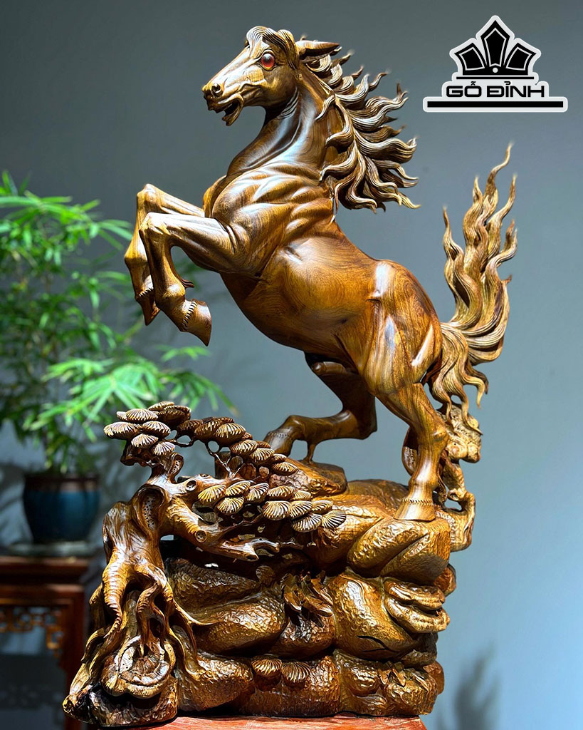 Tượng Ngựa Phong Thủy (Nhất Mã Phi Thiên) Gỗ Hương Cao 67 Ngang 39 Sâu 24 (cm)