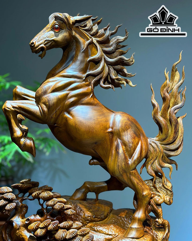Tượng Ngựa Phong Thủy (Nhất Mã Phi Thiên) Gỗ Hương Cao 67 Ngang 39 Sâu 24 (cm)
