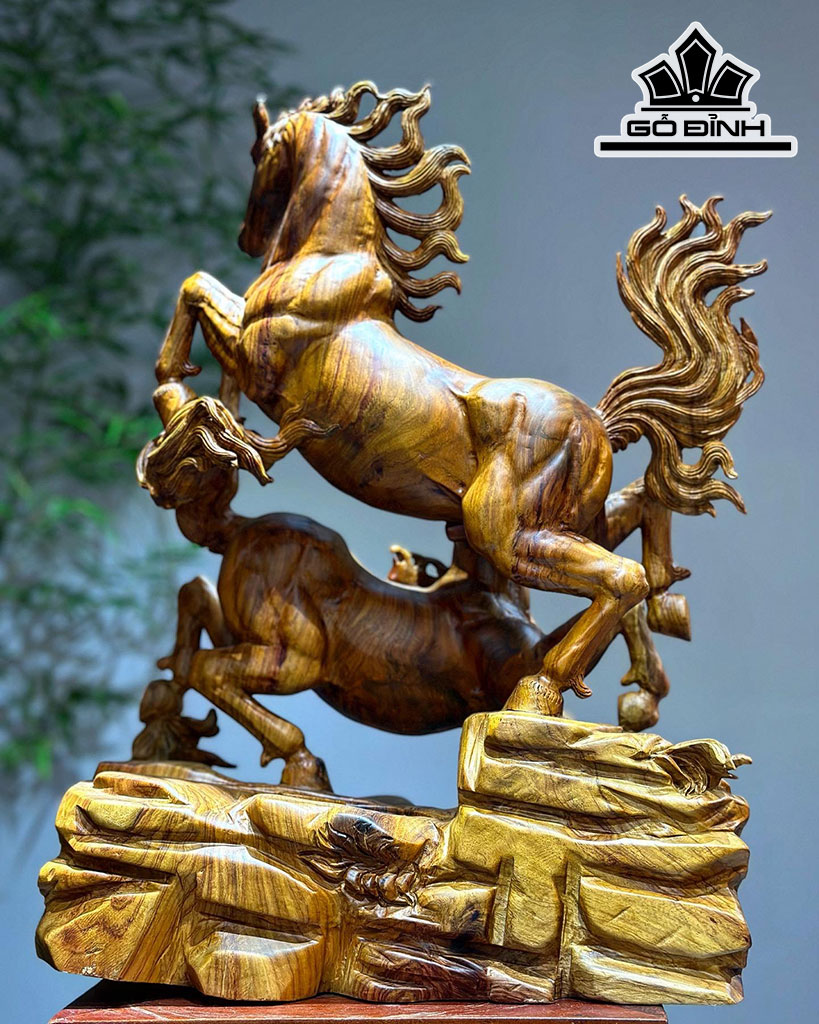 Tượng Song Mã Uyên Ương Gỗ Hương Cao 51 Ngang 37 Sâu 19 (cm)