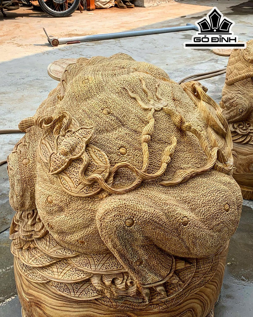 Tượng Thiềm Thừ Gỗ Cẩm Vàng Cao 75 Đường Kính 65 (cm)