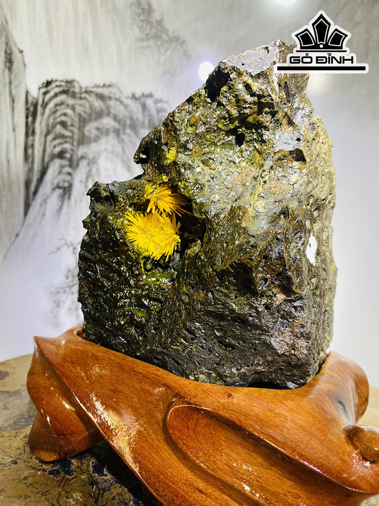 Bông Hoa Ưu Đàm Đá Trầm Tích Cao 22 Ngang 17 (cm) 2,8kg