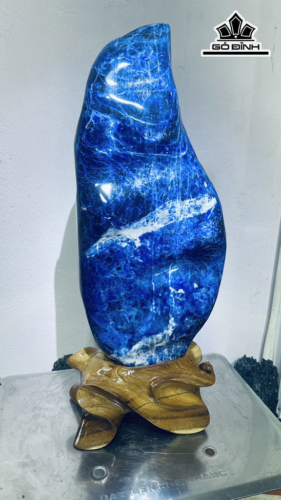 Tác Phẩm Đá Lapit Cao 58 Ngang 20 (cm) 11kg