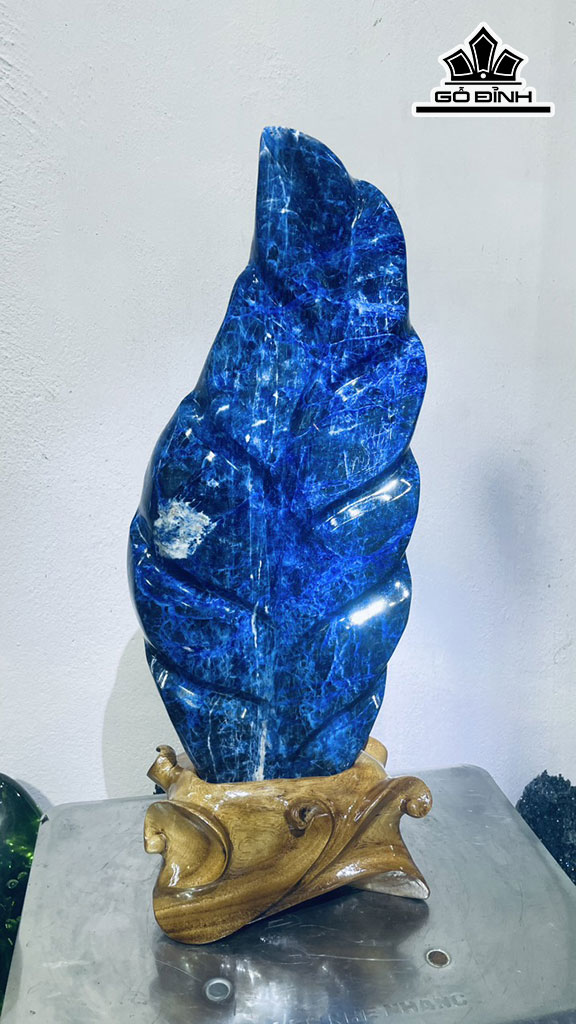 Tác Phẩm Đá Lapit Cao 58 Ngang 20 (cm) 11kg