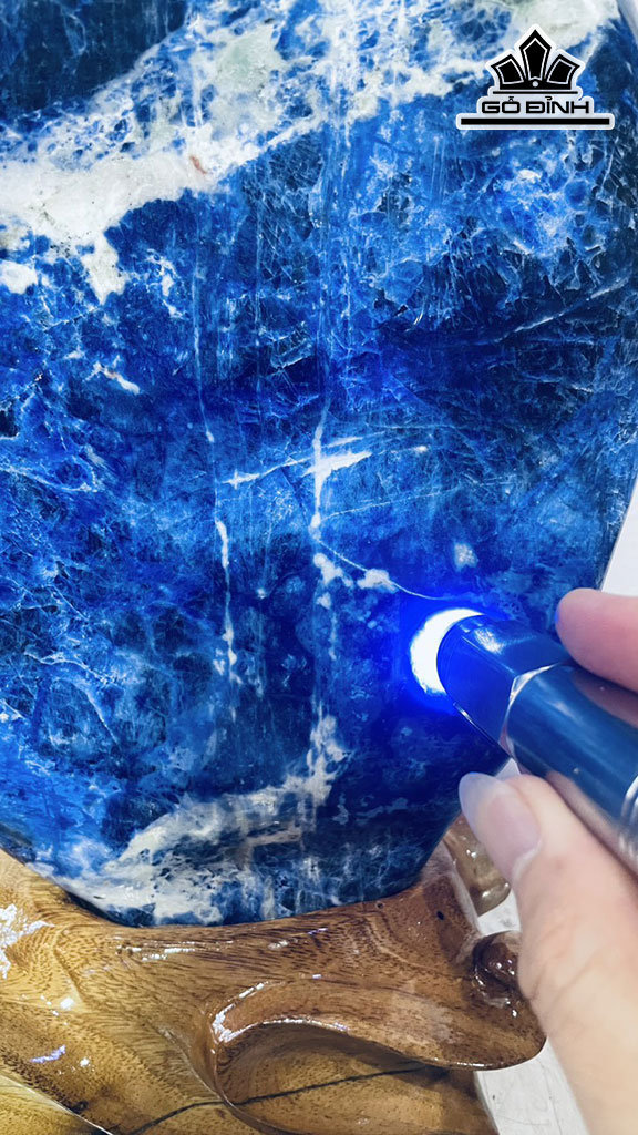 Tác Phẩm Đá Lapit Cao 58 Ngang 20 (cm) 11kg