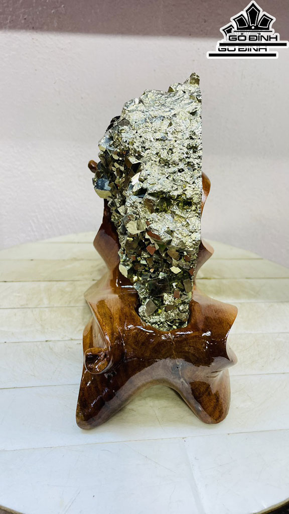 Tác Phẩm Đá Pyrite Cao 22 Ngang 18 (cm) 3kg