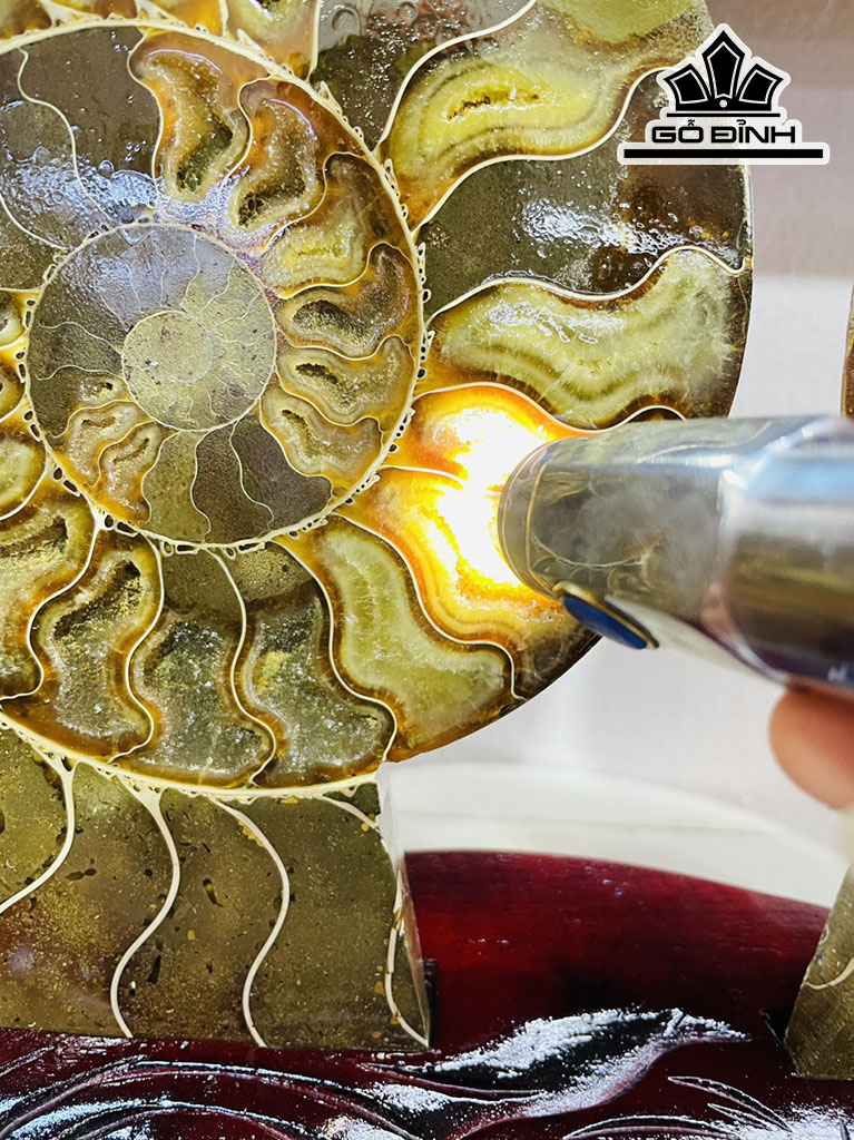 Tác Phẩm Ốc Anh Vũ Hóa Ngọc Cao 33 Ngang 42 (cm) 5,5kg