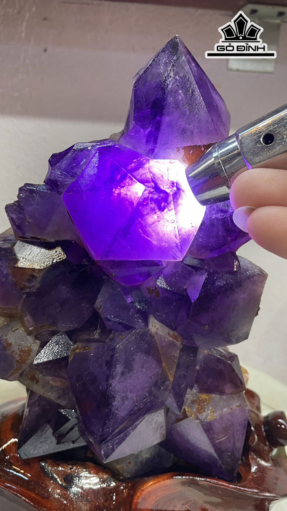Tinh Thể Đá Thạch Anh Tím Cao 28 Ngang 15 (cm) 4,4kg