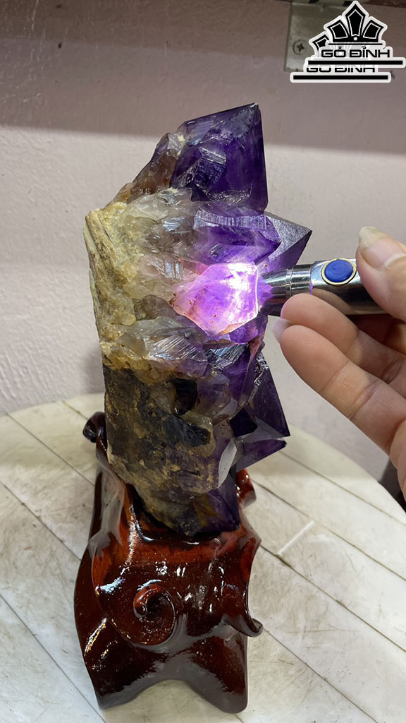 Tinh Thể Đá Thạch Anh Tím Cao 28 Ngang 15 (cm) 4,4kg