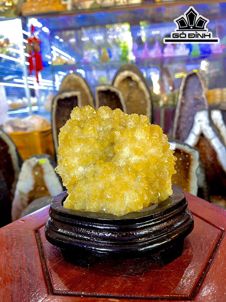 Tác Phẩm Mầm Tinh Thể Đá Thạch Anh Vàng Cao 15 (cm) 0,98kg