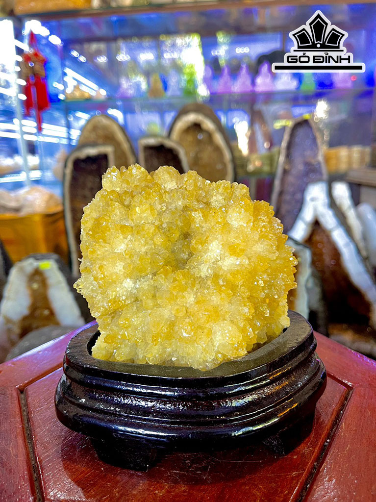 Tác Phẩm Mầm Tinh Thể Đá Thạch Anh Vàng Cao 15 (cm) 0,98kg