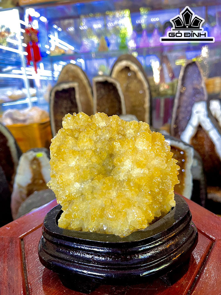 Tác Phẩm Mầm Tinh Thể Đá Thạch Anh Vàng Cao 15 (cm) 0,98kg