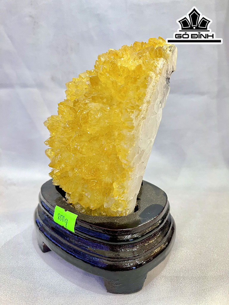 Tác Phẩm Mầm Tinh Thể Đá Thạch Anh Vàng Cao 16 (cm) 0,8kg