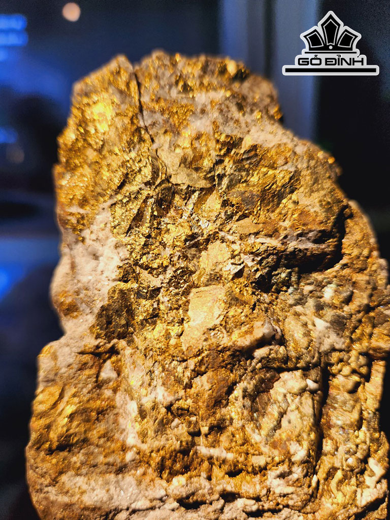 Tác Phẩm Đá Pyrite Cao 25 Ngang 11 (cm) 2,8kg