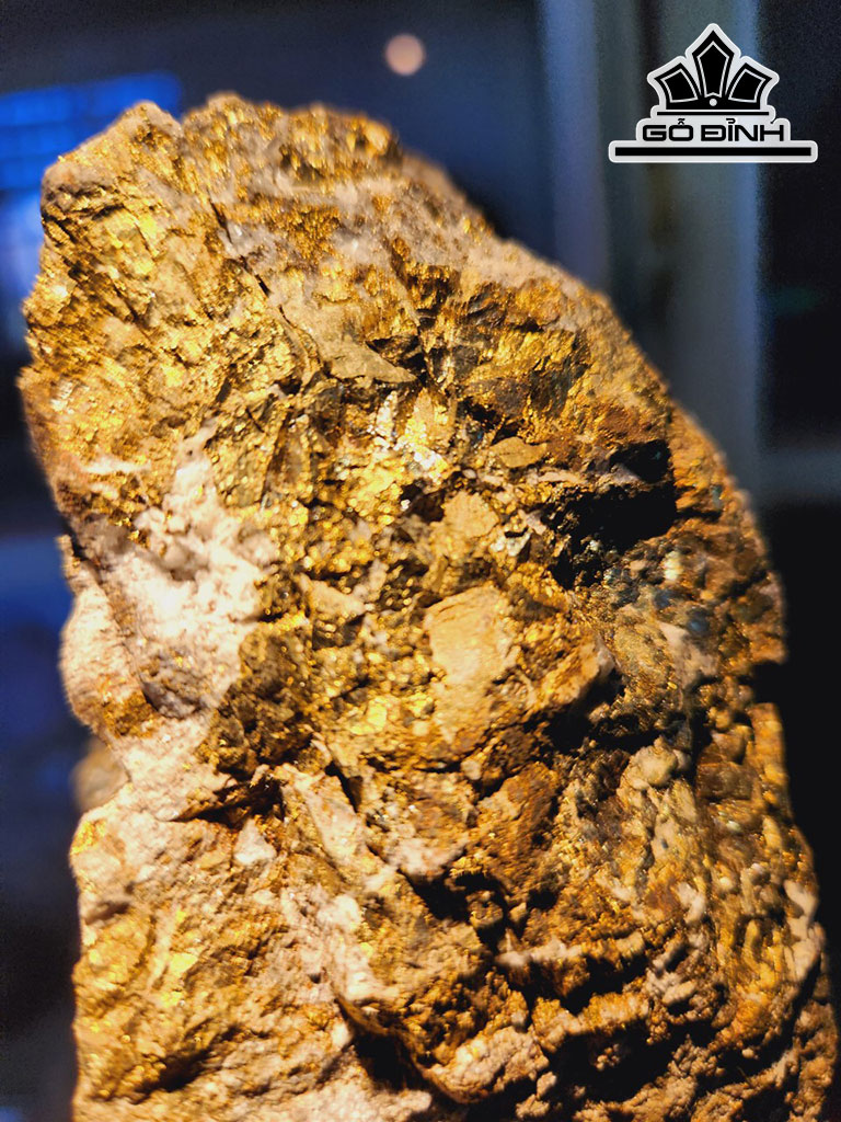 Tác Phẩm Đá Pyrite Cao 25 Ngang 11 (cm) 2,8kg