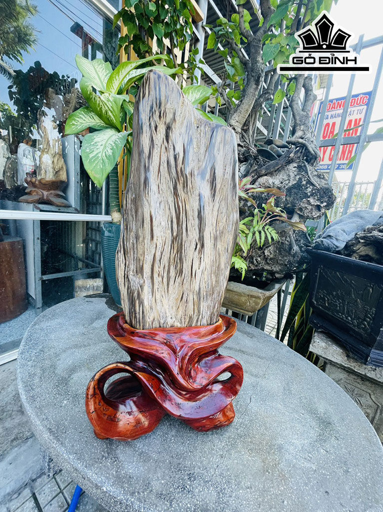 Tác Phẩm Gỗ Hóa Thạch Cao 61 (cm) 11kg