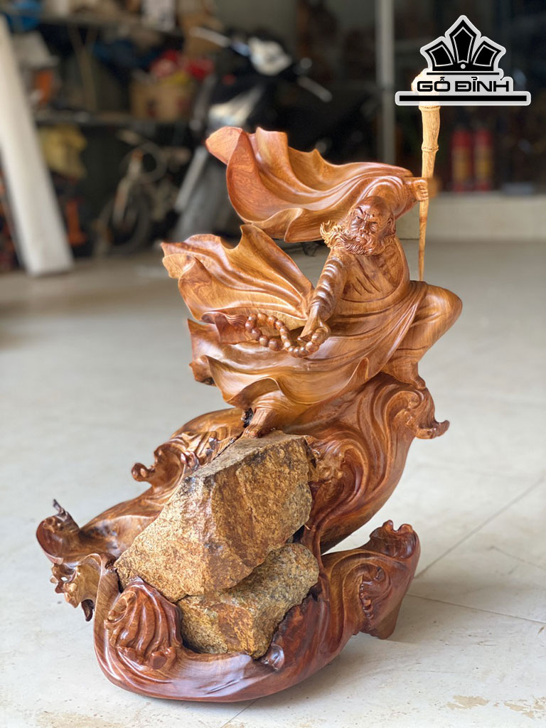 Tượng Đạt Ma Sư Tổ Gỗ Hương Cao 52 Ngang 40 Sâu 31 (cm)