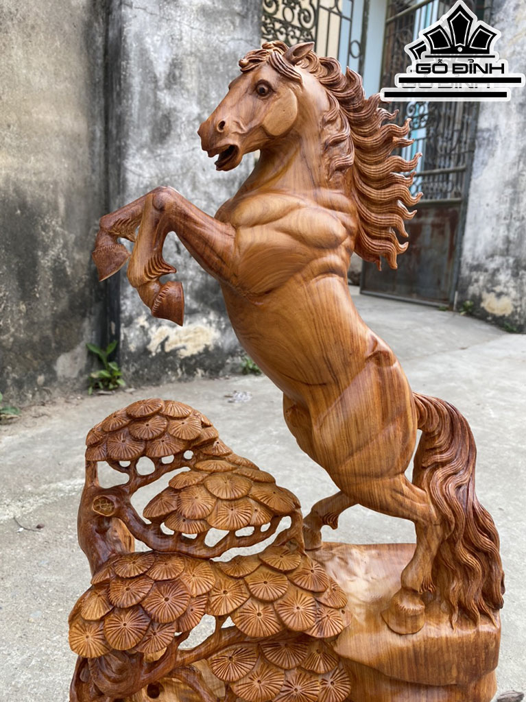 Tượng Ngựa Phong Thủy (Nhất Mã Phi Thiên) Gỗ Hương Cao 60 Ngang 32 Sâu 15 (cm)