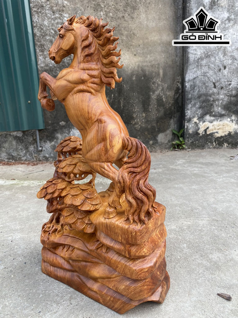 Tượng Ngựa Phong Thủy (Nhất Mã Phi Thiên) Gỗ Hương Cao 60 Ngang 32 Sâu 15 (cm)