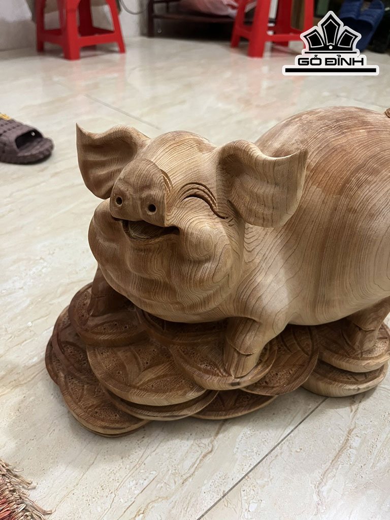 Heo Tài Lộc Gỗ Ngọc Am Cao 23 Ngang 35 Sâu 20 (cm)