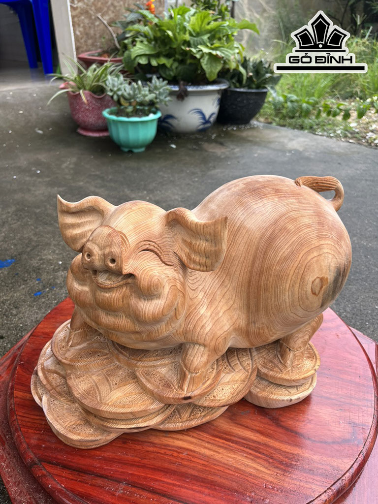 Heo Tài Lộc Gỗ Ngọc Am Cao 23 Ngang 35 Sâu 21 (cm)