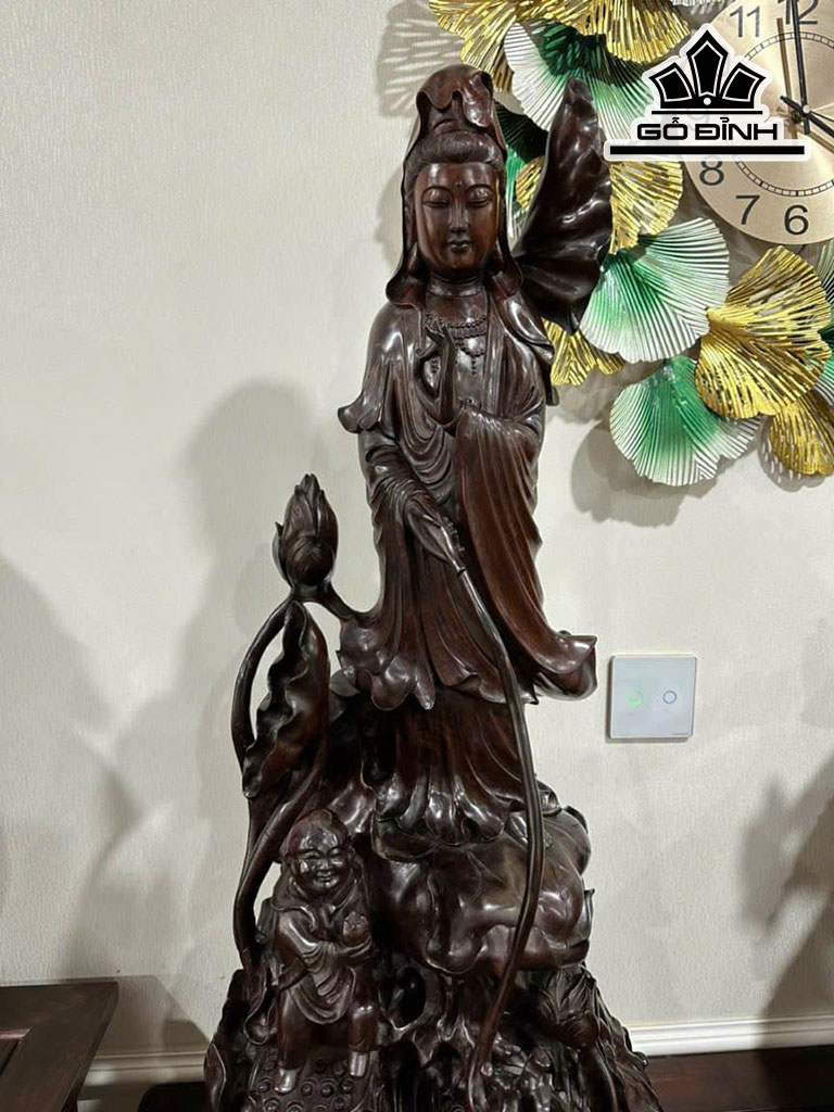 Tượng Phật Bà Quan Âm Gỗ Trắc Cao 90 Ngang 35 Sâu 33 (cm)