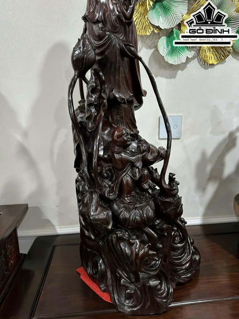 Tượng Phật Bà Quan Âm Gỗ Trắc Cao 90 Ngang 35 Sâu 33 (cm)