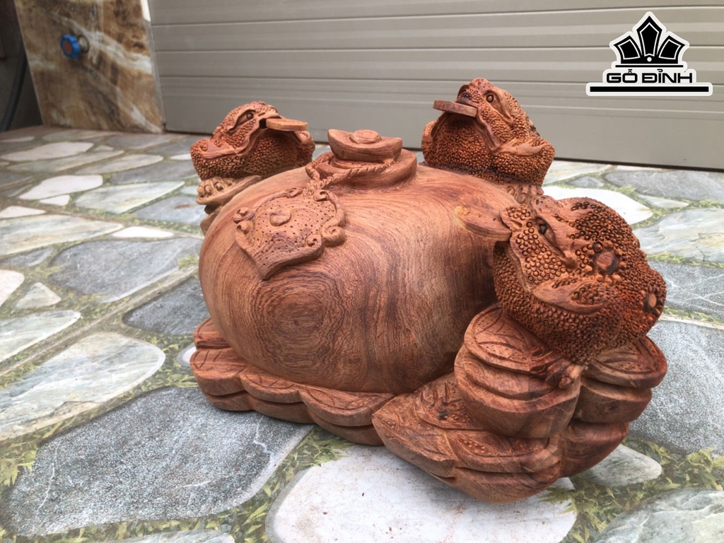 Tượng Tam Cóc Ngậm Tiền Gỗ Hương Cao 23 Ngang 37 Sâu 28 (cm)