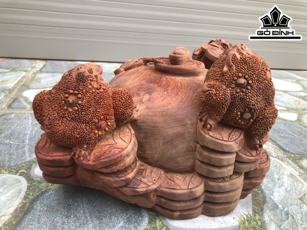 Tượng Tam Cóc Ngậm Tiền Gỗ Hương Cao 23 Ngang 37 Sâu 28 (cm)