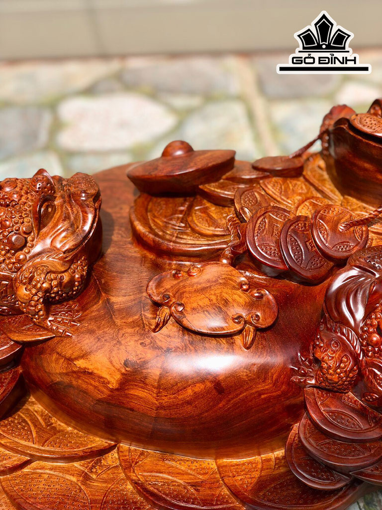 Tượng Tam Cóc Ngậm Tiền Gỗ Hương Cao 24 Ngang 43 Sâu 38 (cm)