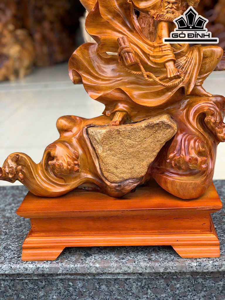 Tượng Đạt Ma Sư Tổ Gỗ Hương Cao 59 Ngang 44 Sâu 19 (cm)