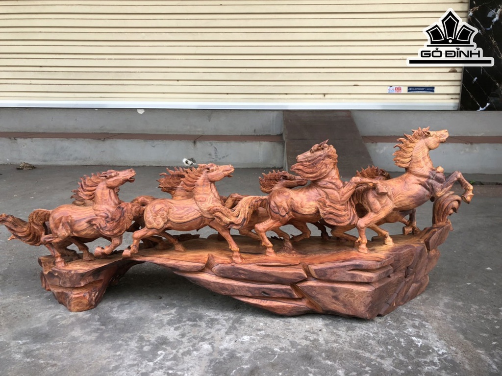 Tượng Bát Mã Gỗ Cẩm Cao 33 Ngang 88 Sâu 18 (cm)