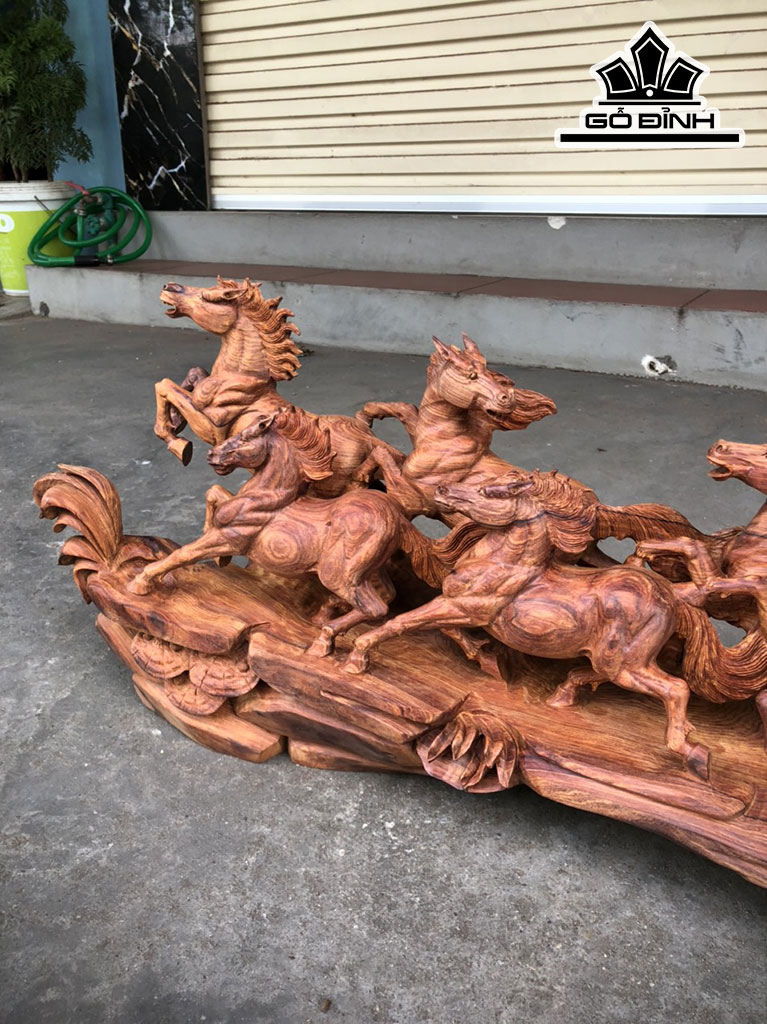 Tượng Bát Mã Gỗ Cẩm Cao 33 Ngang 88 Sâu 18 (cm)