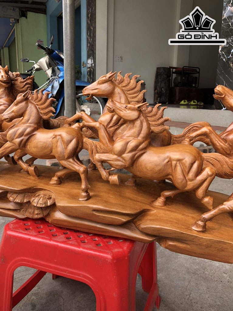 Tượng Bát Mã Gỗ Ngọc Am Cao 30 Ngang 90 Sâu 18 (cm)