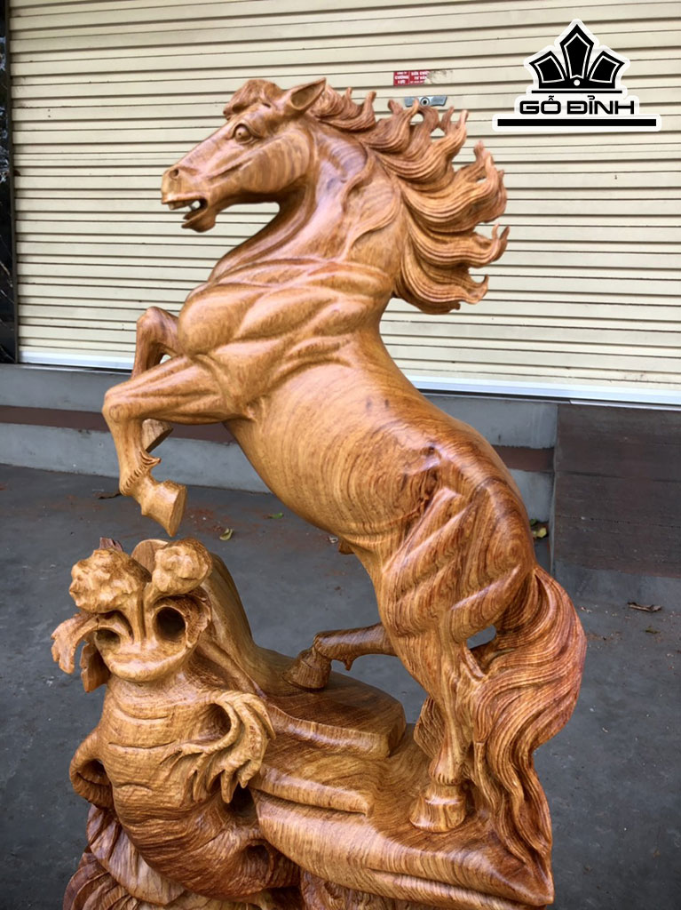 Tượng Ngựa Phong Thủy (Nhất Mã Phi Thiên) Gỗ Hương Cao 45 Ngang 25 Sâu 12 (cm)