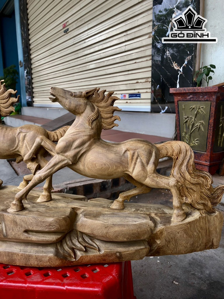 Tượng Song Mã Uyên Ương Gỗ Bách Xanh Cao 29 Ngang 50 Sâu 20 (cm)