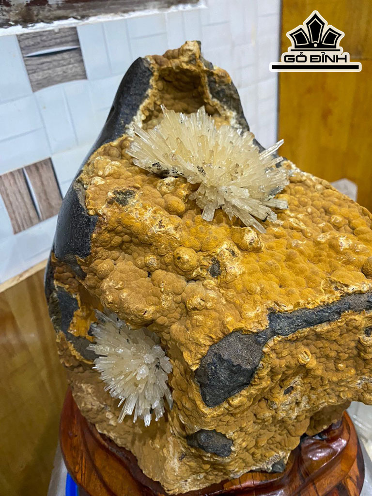 Tác Phẩm Đá Aragonit Cao 36 (cm) 17,6kg