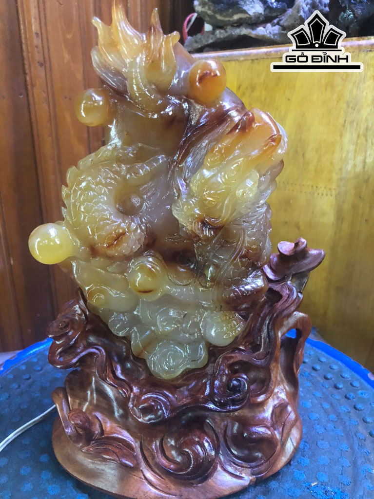 Tác Phẩm Đá Mã Não Cao 22 (cm) 1,2kg