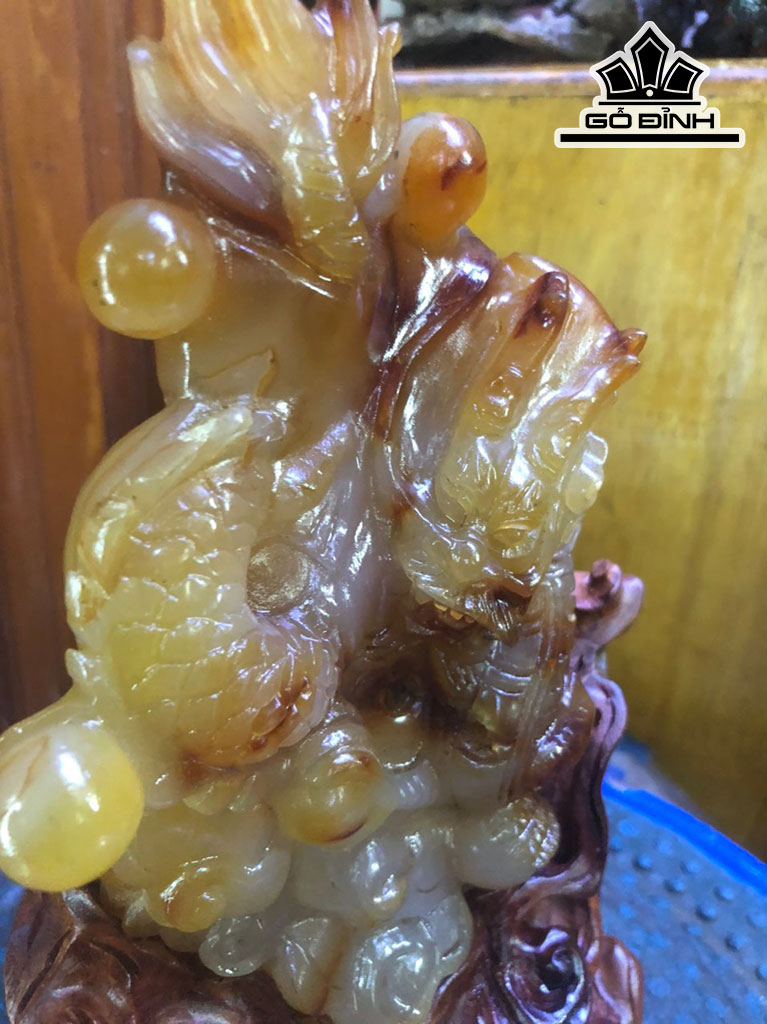 Tác Phẩm Đá Mã Não Cao 22 (cm) 1,2kg