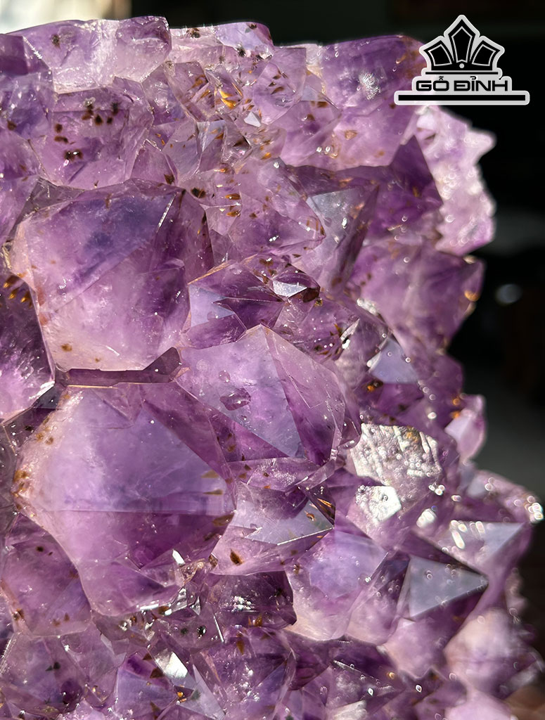 Tác Phẩm Đá Thạch Anh Tím Cao 25 Ngang 25 (cm) 5,9kg