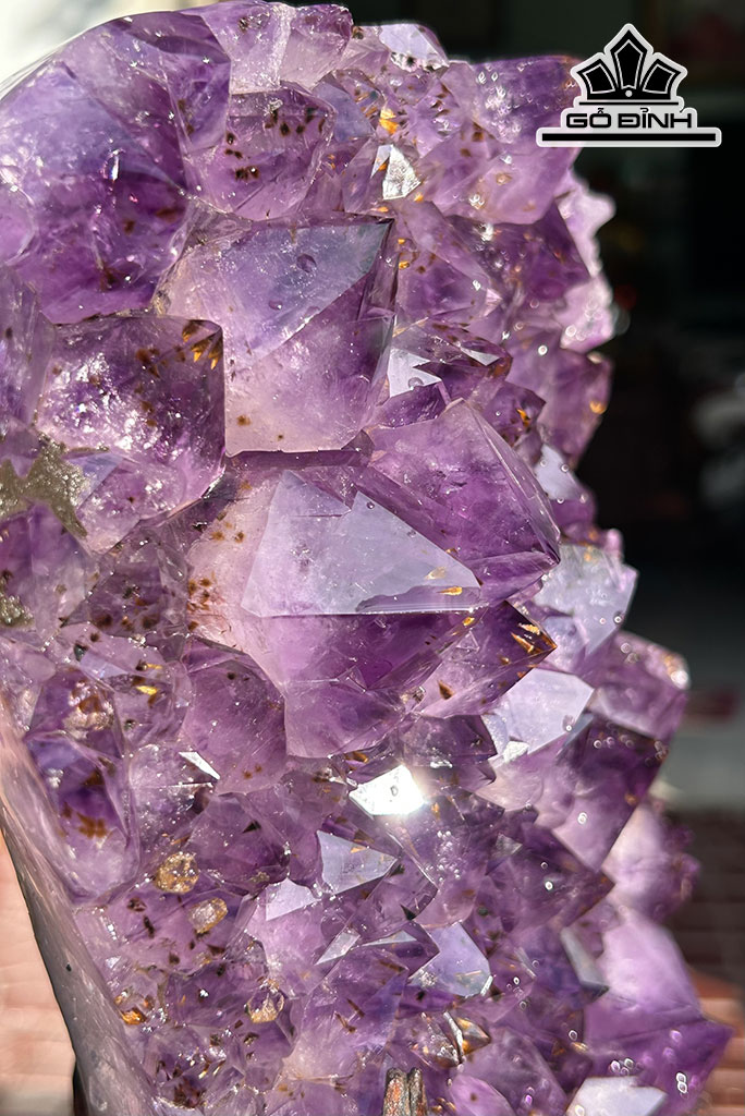 Tác Phẩm Đá Thạch Anh Tím Cao 25 Ngang 25 (cm) 5,9kg