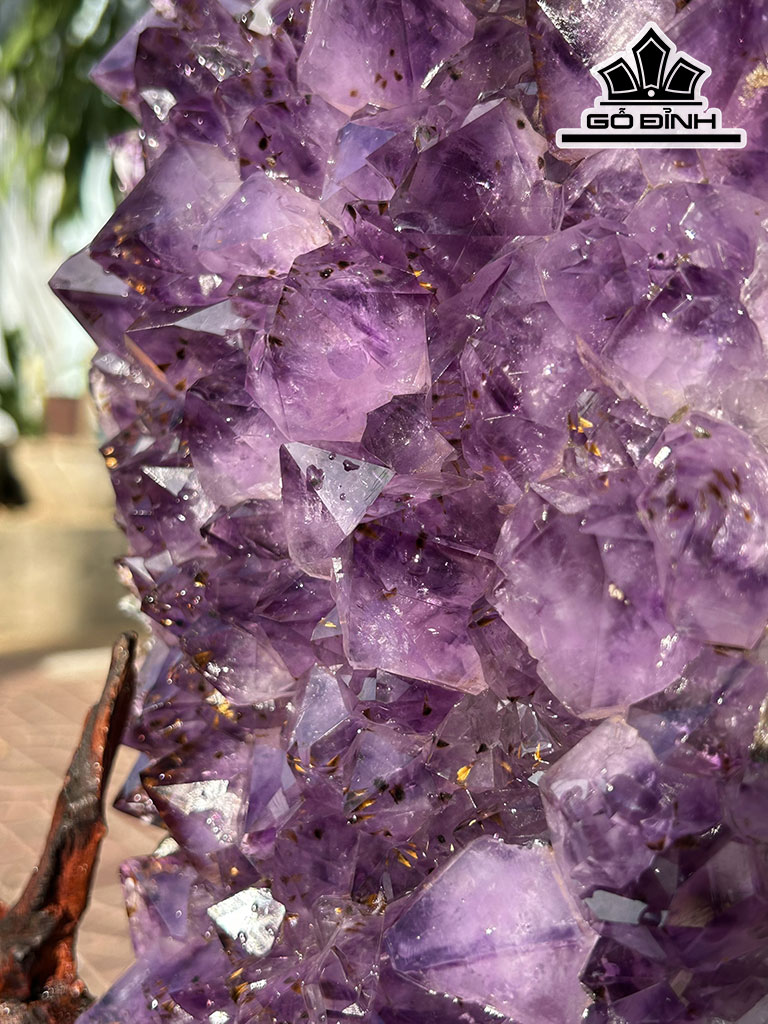 Tác Phẩm Đá Thạch Anh Tím Cao 25 Ngang 25 (cm) 5,9kg