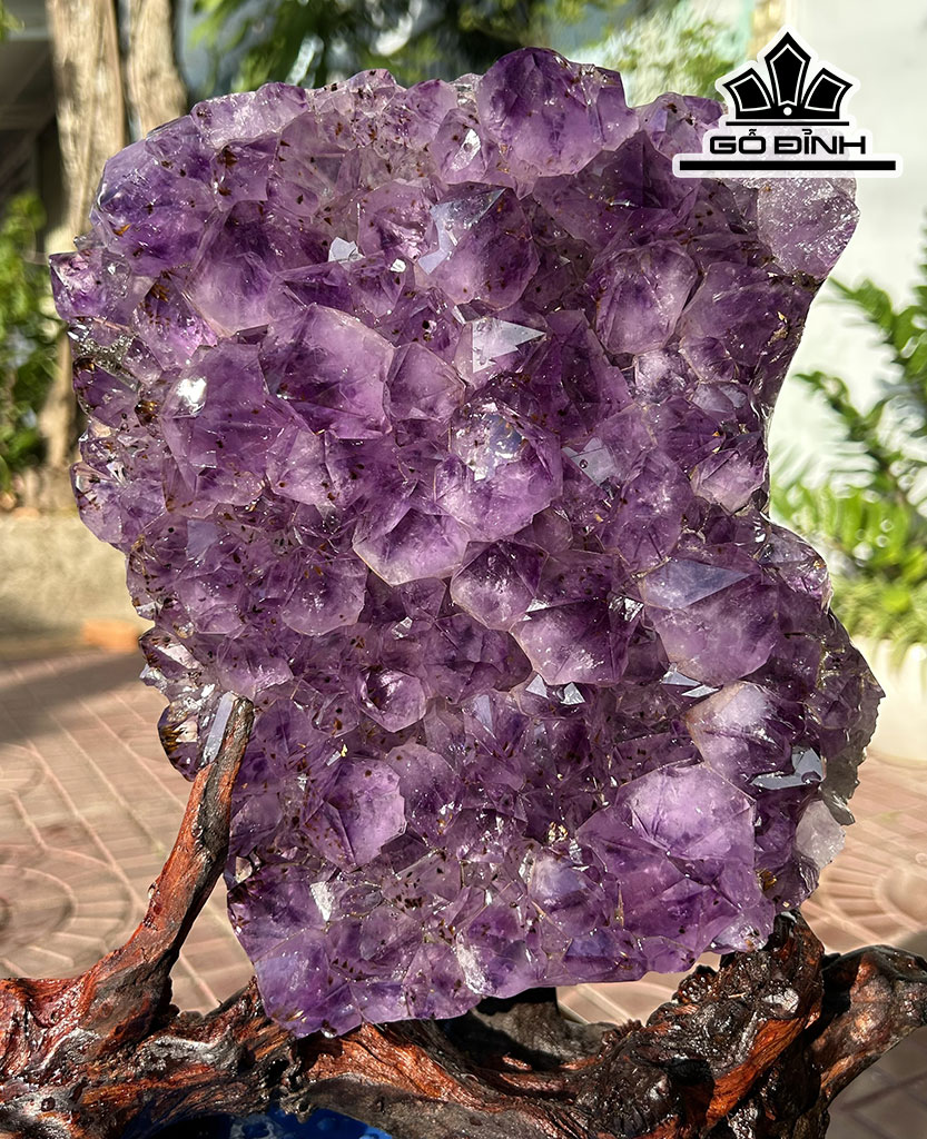 Tác Phẩm Đá Thạch Anh Tím Cao 25 Ngang 25 (cm) 5,9kg