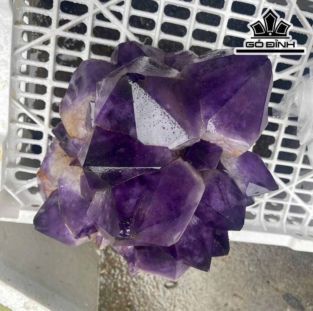 Tác Phẩm Đá Thạch Anh Tím Cao 27 Ngang 23 (cm) 6,87kg